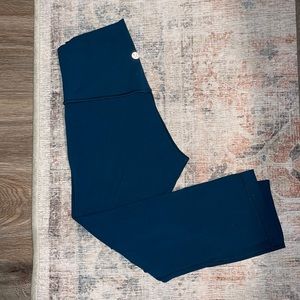 Lululemon 21” in crop